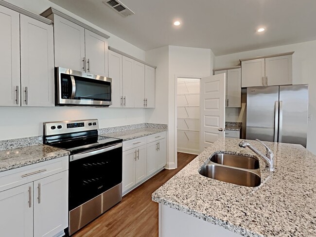 Photo - 5242 Tupelo St