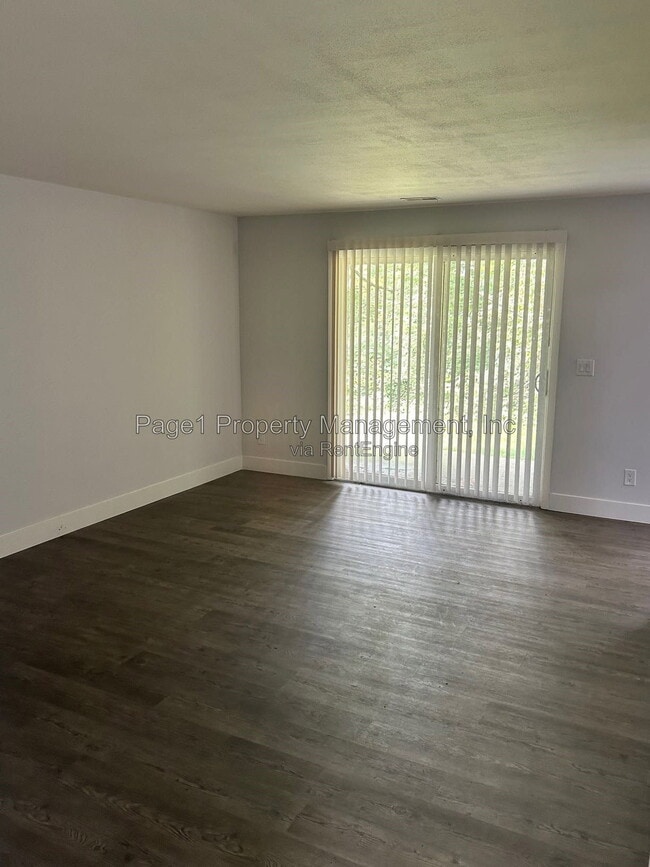 Building Photo - 3817 Sage Dr Unit B