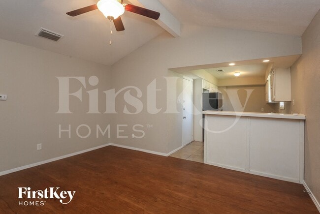 Photo - 1546 Willowbrook St