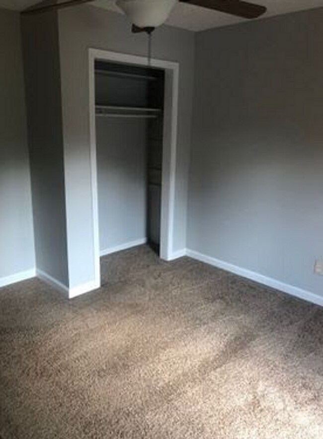 2313 N Headley Rd