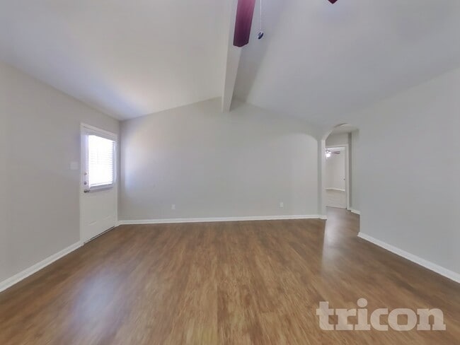 Photo - 2417 Regatta Ln