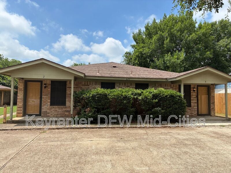 Photo - 621 Race St