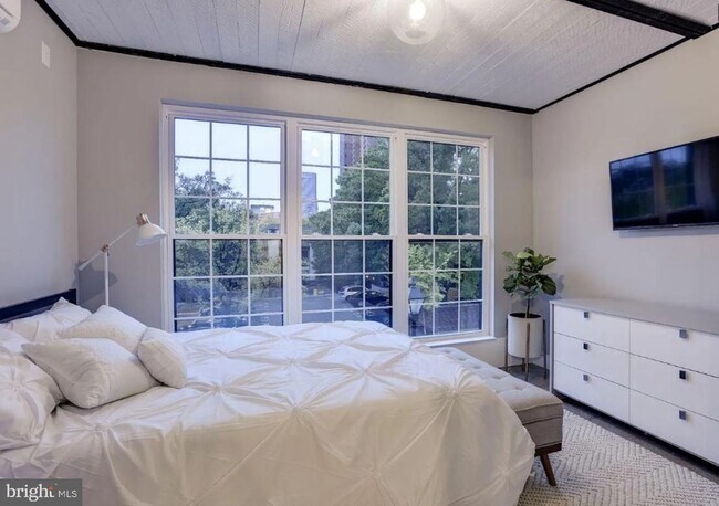 Photo - 12 W Montgomery St Unit 206