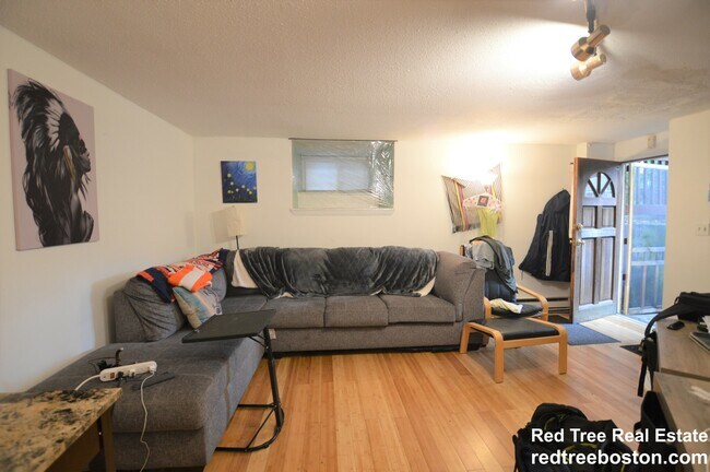 Photo - 21 Kinross Rd Unit 1