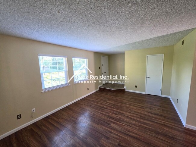 Photo - 6691 Greenback Ln