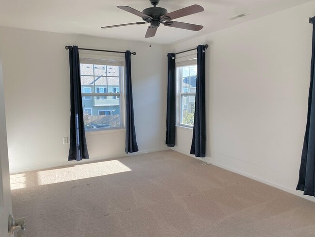 Photo - 1685 Halesworth Ln