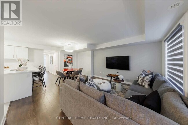 Photo - 2 Westmeath Ln