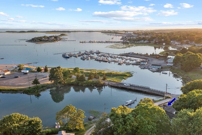 Photo - 85 Waterside Ln