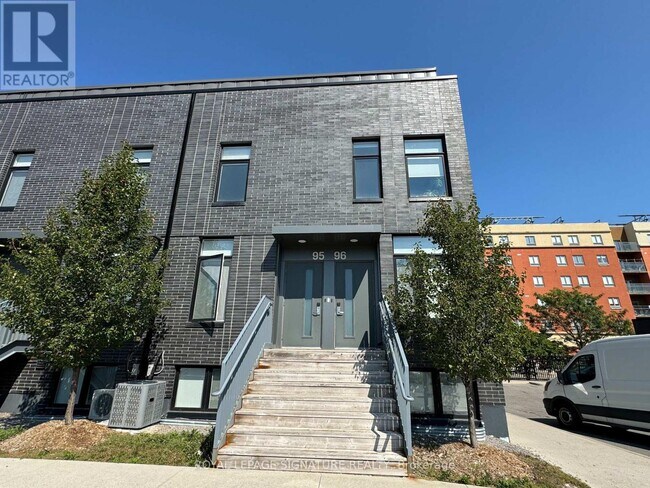 Photo - 1760 Simcoe St N