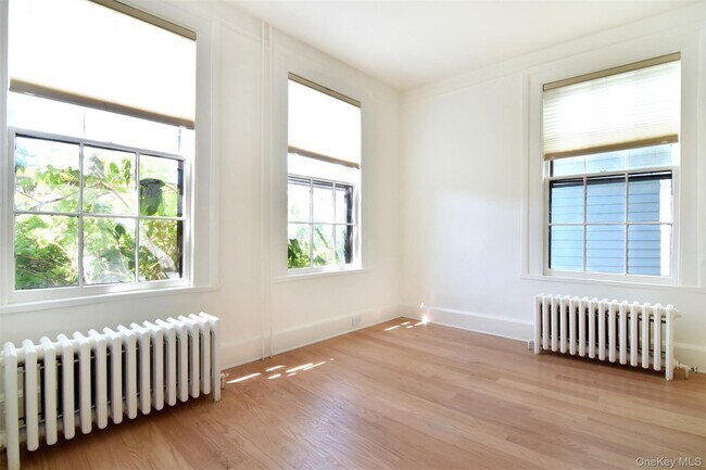 Photo - 104 Main St Unit 1
