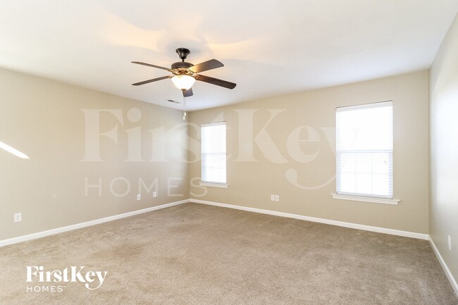5699 Misty Hill Cir