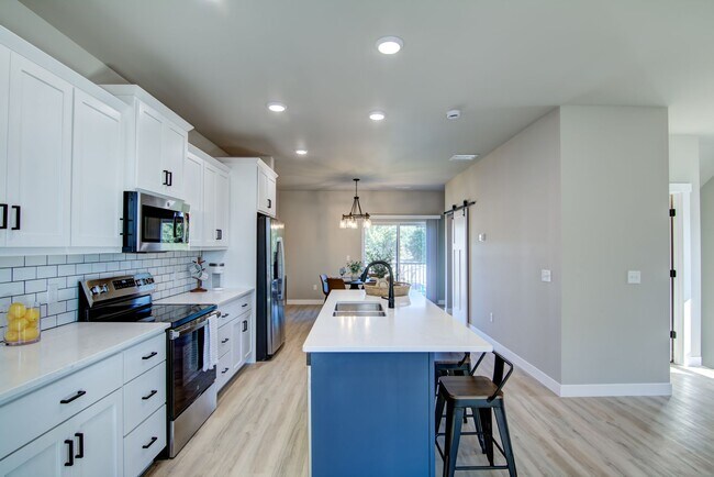2537 Otter Creek Trail