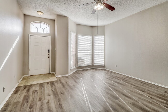 Photo - 1511 Springwood Dr