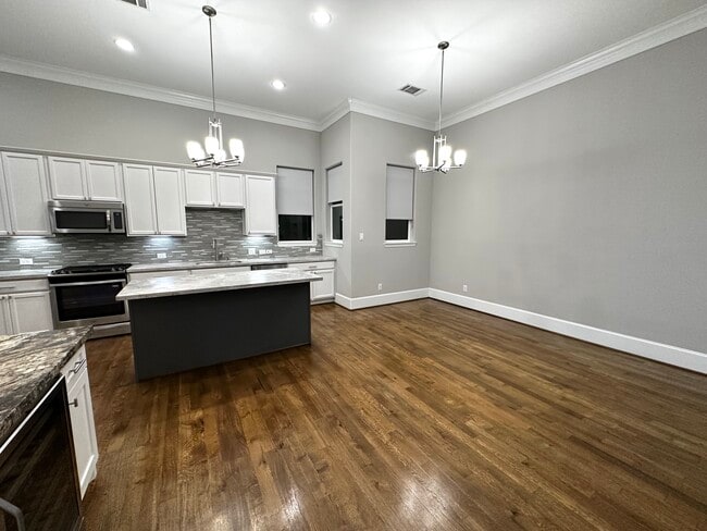 Photo - 1621 Shearn St