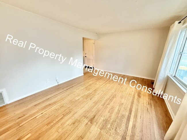 Photo - 3-Bedroom Home Near Downtown Overland Park!