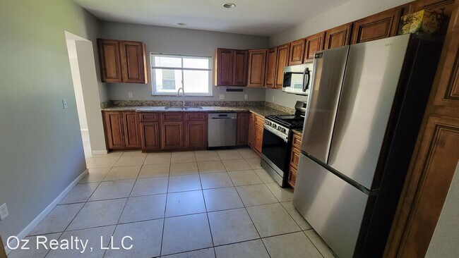 Photo - 3 br, 2 bath House - 516 W 6th St