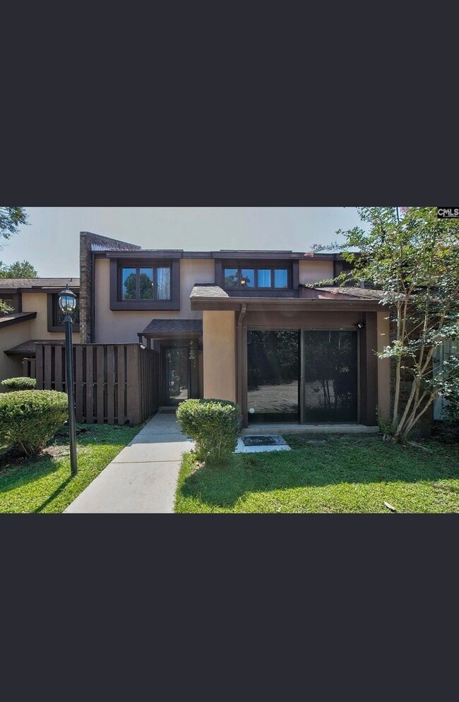 Building Photo - 177 Lionsgate Dr