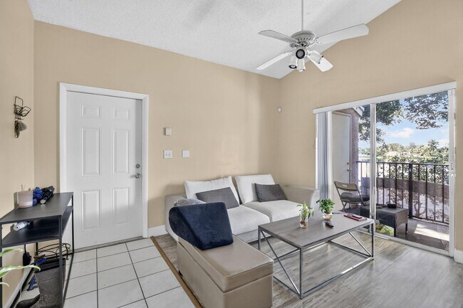 Photo - 2361 NW 96th Terrace Unidad 18K