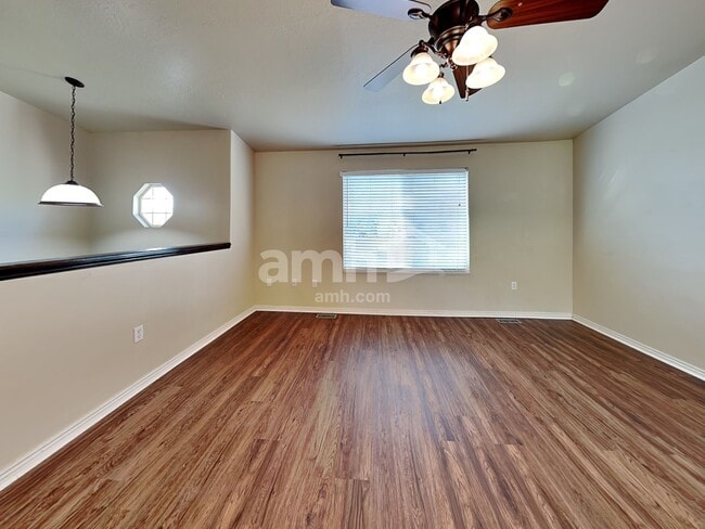 Photo - 1625 E Bateman Way