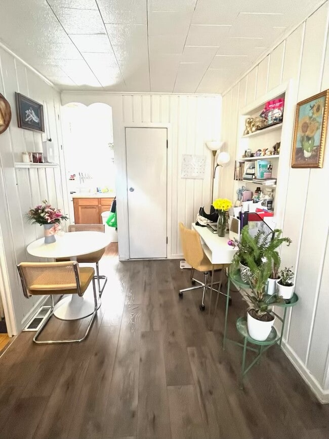 Photo - 1327 W Main St