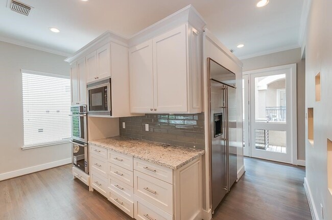 Photo - 650 Birdsall St