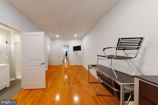 Photo - 1517 W Seybert St Unit 1