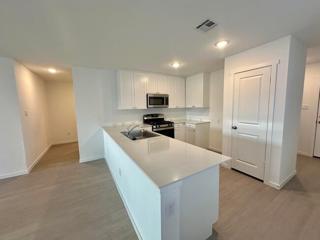 Photo - 1513 Good Pr Ave