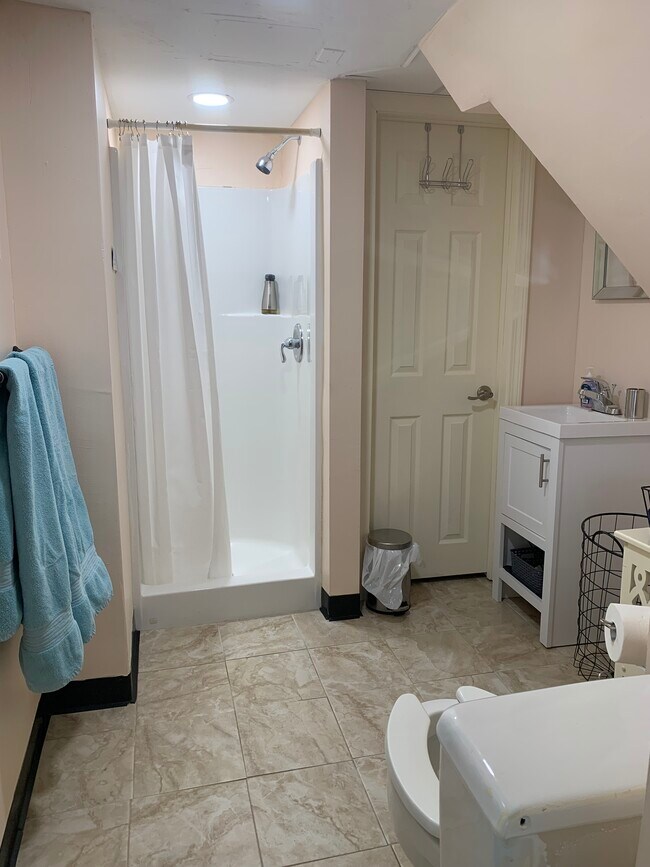 Photo - 572 Main St Unit 1