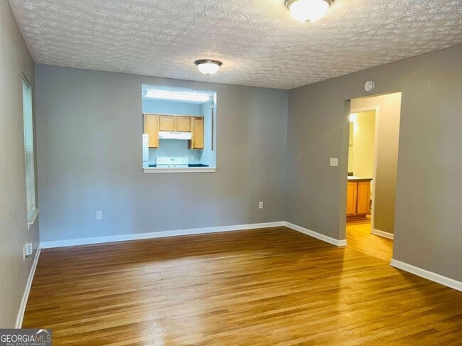 Photo - 105 Granite St
