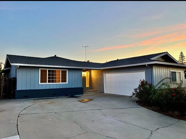Photo - 280 W Tuolumne Rd House
