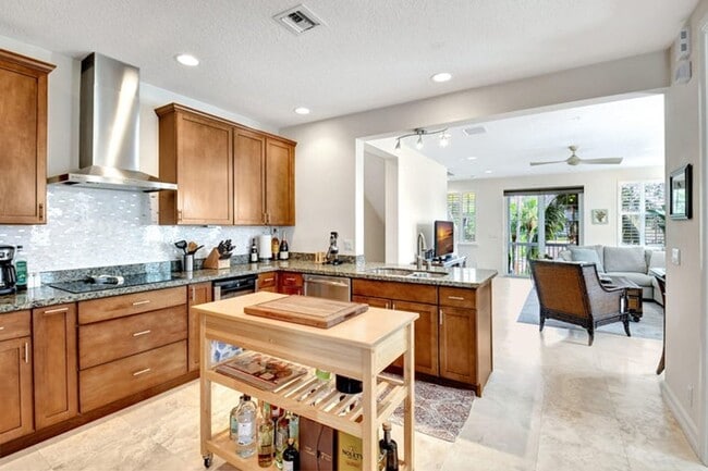 Photo - 122 SW 1st Ave