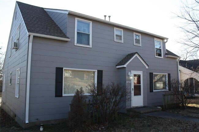 Building Photo - 605 W Mechanic St