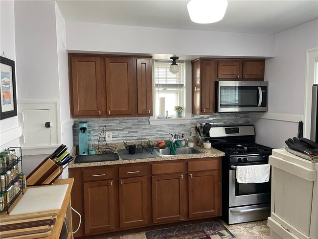 Photo - 46 Raleigh St