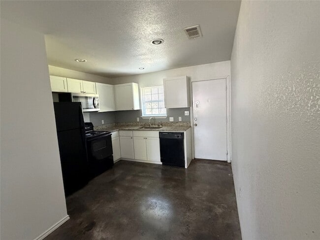Photo - 712 Seven Oaks Rd