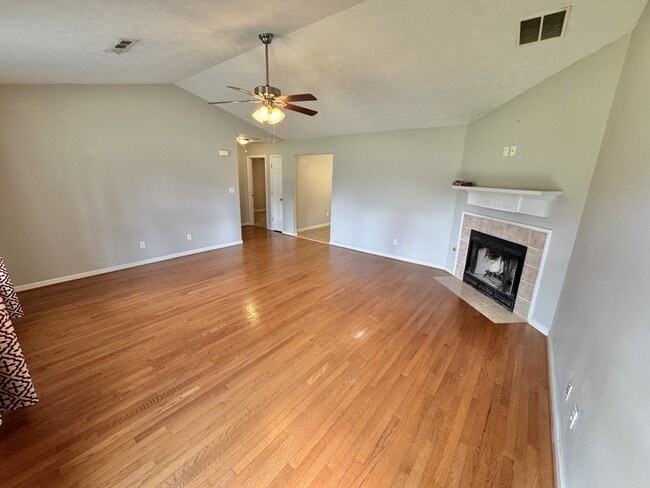 Photo - 2237 Ross Ln