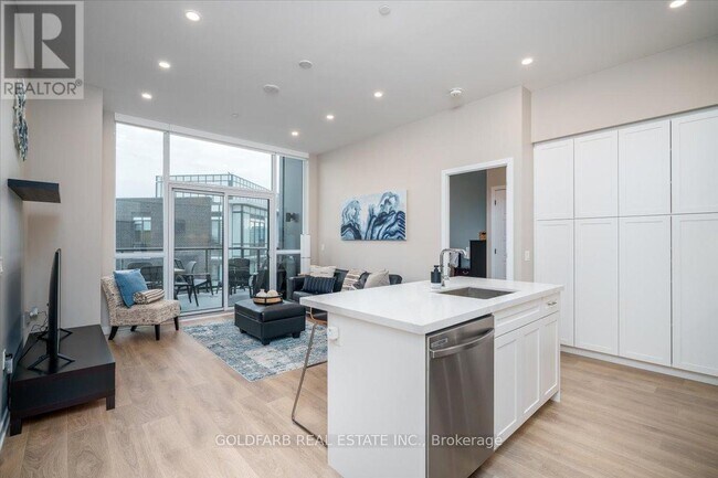 Photo - 415 Sea Ray Ave Unité 454