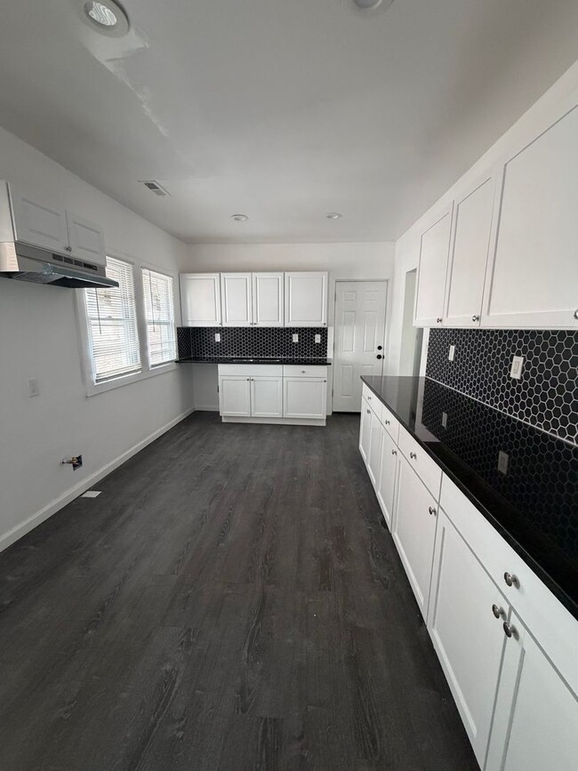 Photo - 3 Bedroom 2 bath duplex