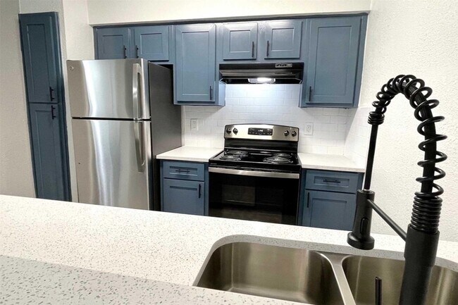 Photo - 4400 Memorial Dr