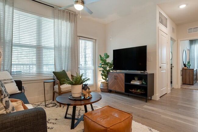 The Mason at Fremaux Park Apartments