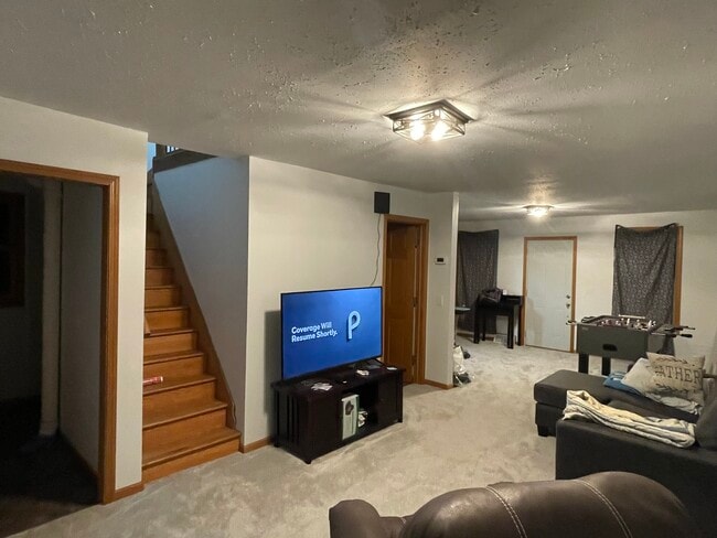 Photo - 329 W Main St