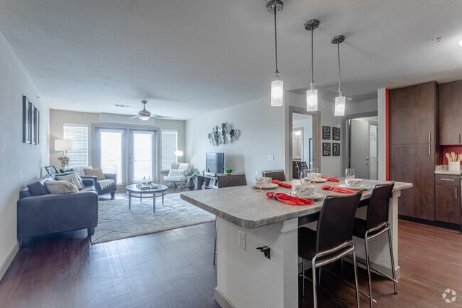 4BR, 4BA - 1696 SF