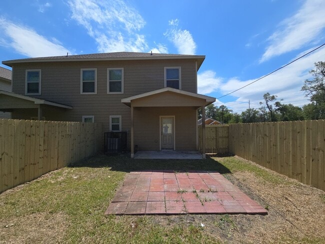 Building Photo - 9509 Madera Rd