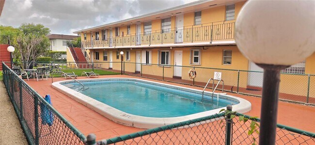3800 SW 102nd Ave Unidad 108
