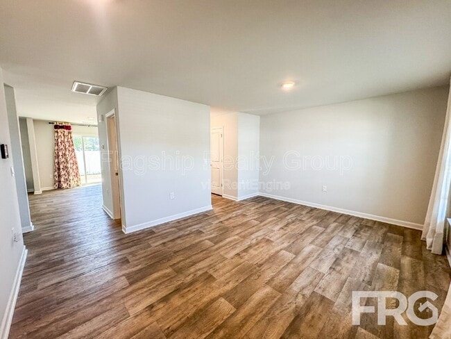 Photo - 1313 Riverstone Dr