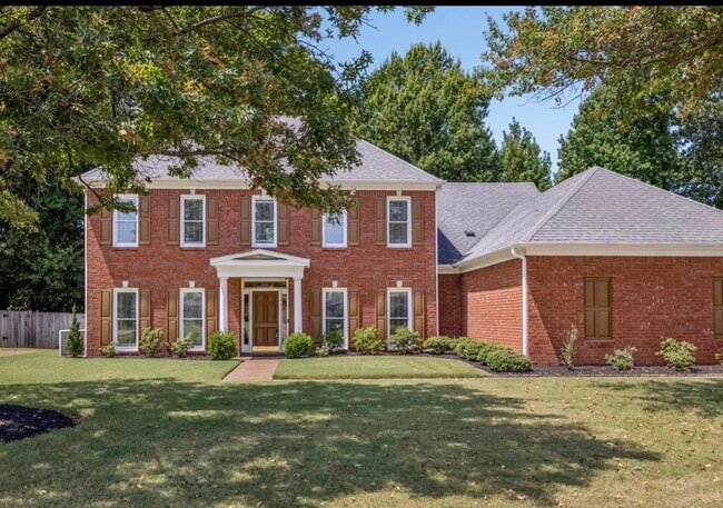 2033 W Houston Way