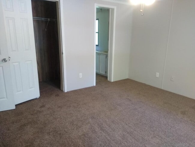 Photo - 107 Oak View Dr