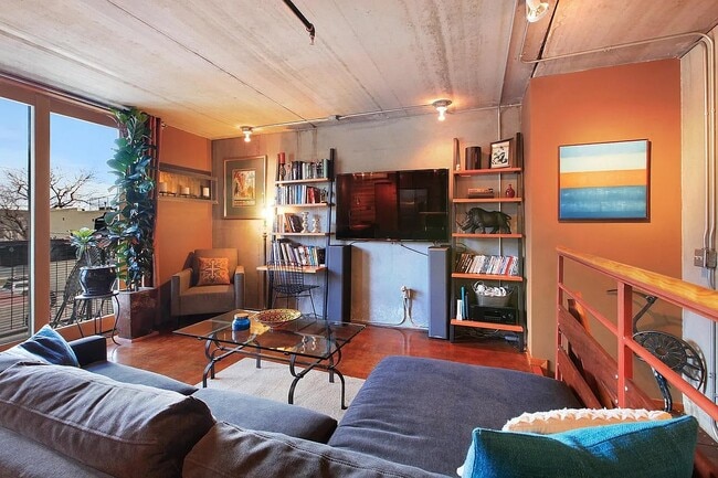 Photo - 2340 Curtis Street