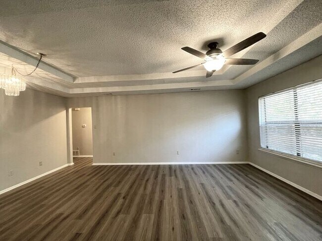 Photo - Available Now- 3/2 1 car garage 1 block fr...