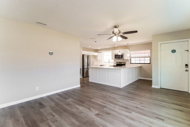 Photo - 5615 Larimer Dr