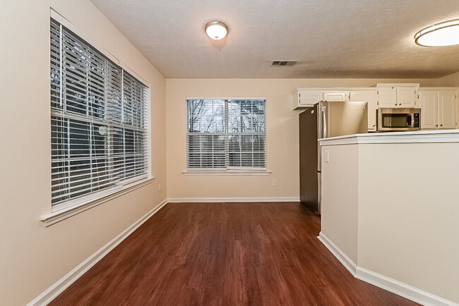 Photo - 406 Summer Hill Cir